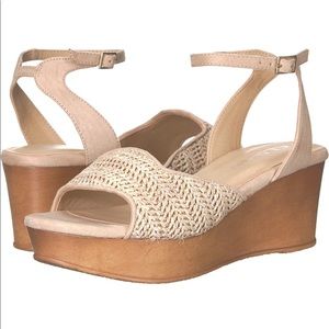 NWOB Chinese Laundry Charlise Wedge Sandal